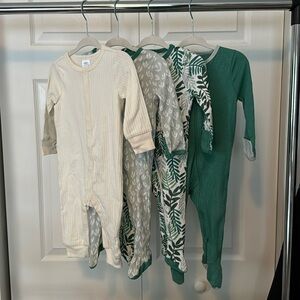 PJ bundle (4) 6-9m